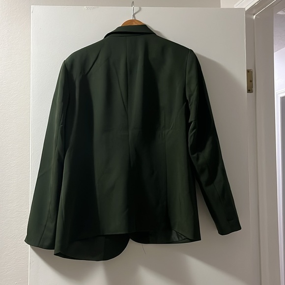 Green. Never worn, excellent condition. - Picture 2 of 3